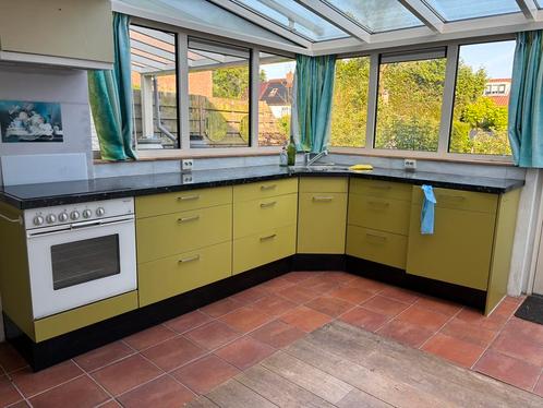 Keuken met oven, inductie kookplaat en koelkast t.w.v. €8500, Huis en Inrichting, Keuken | Complete keukens, Gebruikt, Hoekkeuken