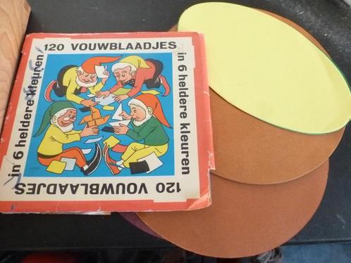 Vouwblaadjes (restant) in kistje/, Hobby en Vrije tijd, Knutselen, Zo goed als nieuw, Materiaal, Verzenden