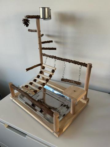 Mooie vogelspeelplaats / zitstok beschikbaar voor biedingen