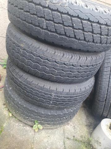 Toyota bus hi ace set banden  beschikbaar voor biedingen