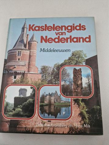 Kastelengids van Nederland - Middeleeuwen beschikbaar voor biedingen