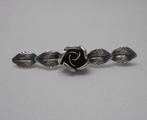 Zilveren vintage Teka broche met roos met blaadjes nr.738