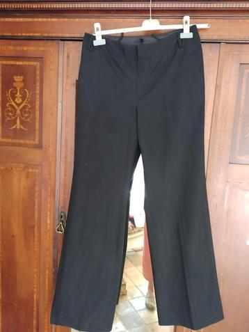 Kleding: broek  beschikbaar voor biedingen