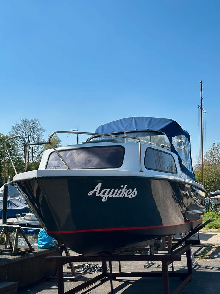 Waterland 600, Watersport en Boten, Motorboten en Motorjachten, Gebruikt, Polyester, 6 tot 9 meter, Benzine, Binnenboordmotor