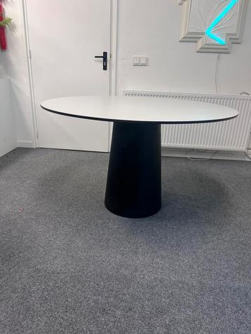 Marcel wanders container tafel van moooi 120cm beschikbaar voor biedingen