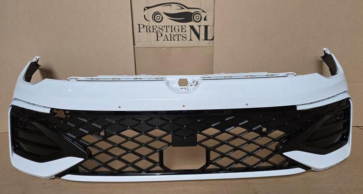 Voorbumper VW Golf 8 VIII 8.5 FACELIFT R-LINE 6xPDC bj.2024-, Auto-onderdelen, Carrosserie en Plaatwerk, Bumper, Voor, Gebruikt