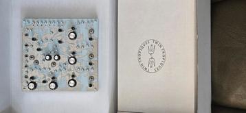 twin tropiques polyphonic rose beschikbaar voor biedingen
