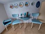Vintage kledingkast, tafel met 2 stoeltjes en kastje, blauw, Verzamelen, Retro, Ophalen