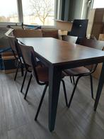 Prachtig Dutchbone Scuola tafel met 4 stoelen als nieuw, Huis en Inrichting, Tafels | Eettafels, Ophalen, Zo goed als nieuw, Rechthoekig