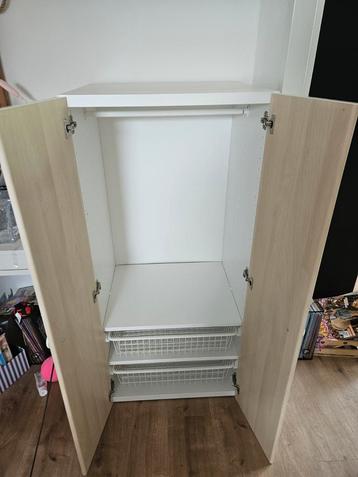 2 Ikea kastjes