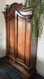Oude kast met toog., Antiek en Kunst, Antiek | Meubels | Kasten, Ophalen