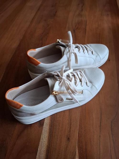 sneakers, Kleding | Dames, Schoenen, Zo goed als nieuw, Sneakers of Gympen, Beige, Ophalen of Verzenden
