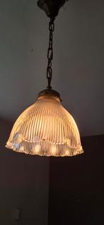 Leuk lampje van melkglas en koper, Huis en Inrichting, Lampen | Hanglampen, Gebruikt, Vintage, Ophalen of Verzenden, Glas