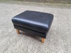 Zwarte leren poef - Behandelen tegen krassen, Minder dan 50 cm, Gebruikt, Vierkant, Ophalen of Verzenden