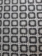 Wit / grijs gehaakte sprei / kleed., Ophalen, Zo goed als nieuw