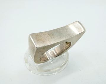 Zilveren designring, Look!, Amsterdam. 17,5 mm beschikbaar voor biedingen