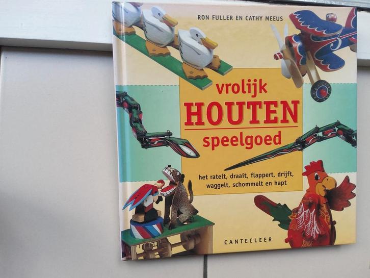 4 Houten speelgoed maak je zelf boeken, Boeken, Hobby en Vrije tijd, Zo goed als nieuw, Houtbewerking, Geschikt voor kinderen