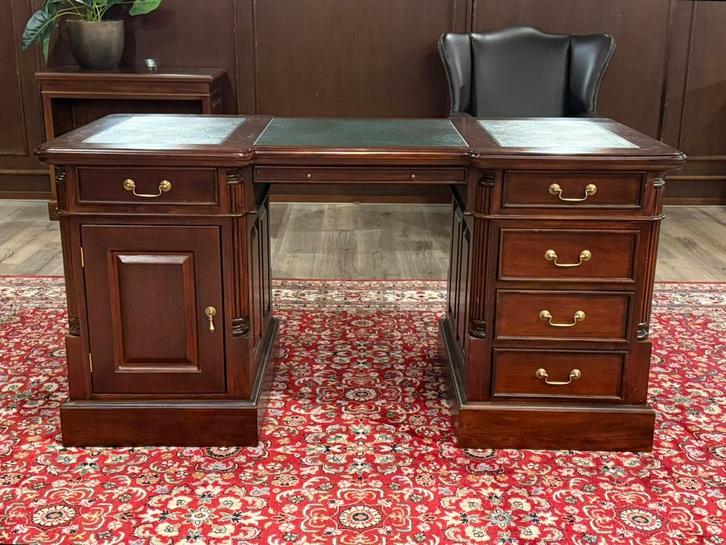 Klassiek Engels bureau #601, Huis en Inrichting, Bureaus, Zo goed als nieuw, Bureau, Ophalen of Verzenden