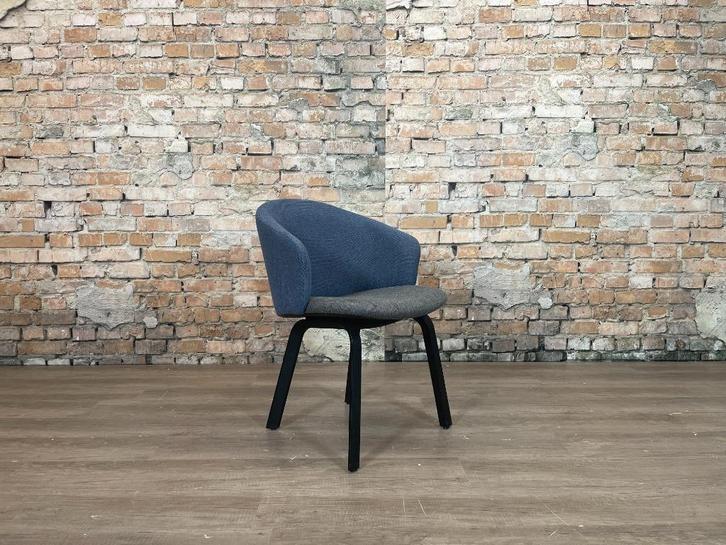 Arco Close blauw grijs bij TheReSales, Huis en Inrichting, Stoelen, Zo goed als nieuw, Vijf, Zes of meer stoelen, Hout, Metaal