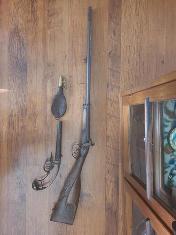 Aniek zwartkruit percusie geweer en pistool 1800-1840 beschikbaar voor biedingen