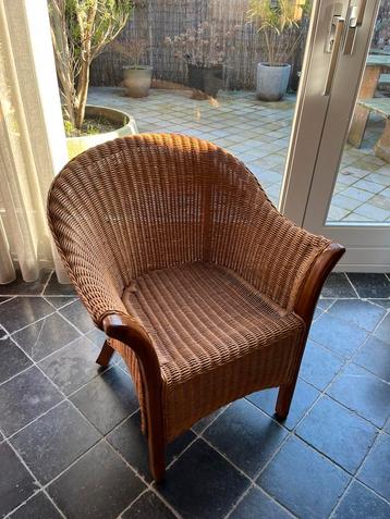 Rotan tuin of serre stoel beschikbaar voor biedingen