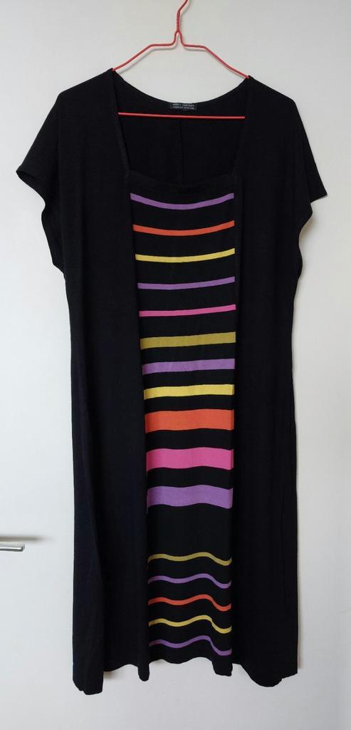 Annikki Karvinen, zwarte/gestreepte jurk, maat L, Kleding | Dames, Jurken, Zo goed als nieuw, Maat 42/44 (L), Zwart, Knielengte