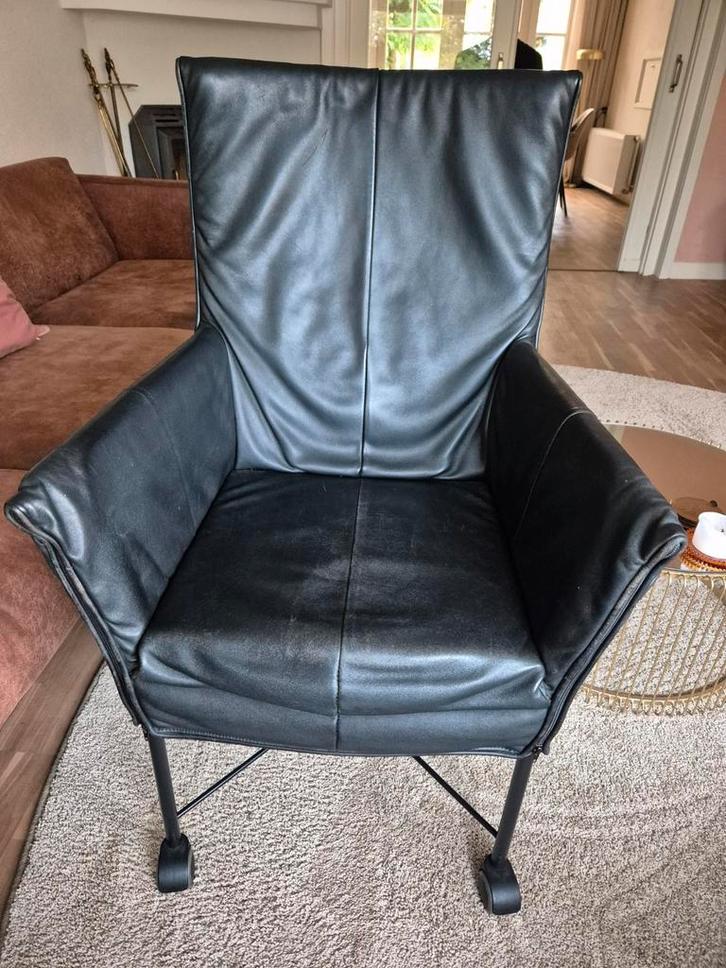 Montis Chaplin Lederen Stoel met Wieltjes, Huis en Inrichting, Fauteuils, Gebruikt, 50 tot 75 cm, Ophalen