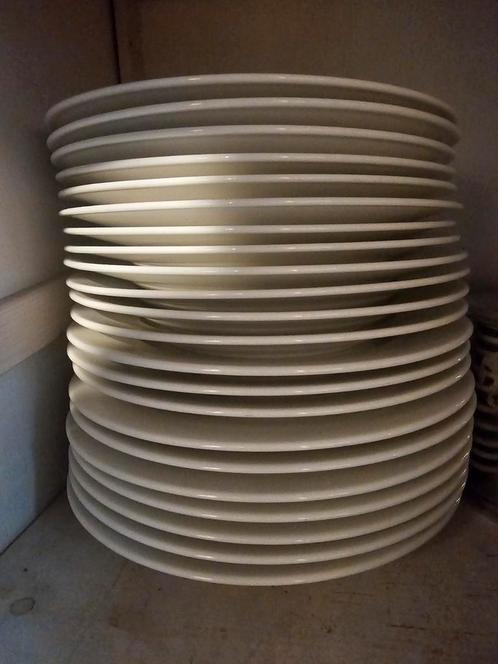 Intermezzo borden, 22 borden, stakke witte borden, Ø 30 cm, Huis en Inrichting, Keuken | Servies, Zo goed als nieuw, Bord(en)