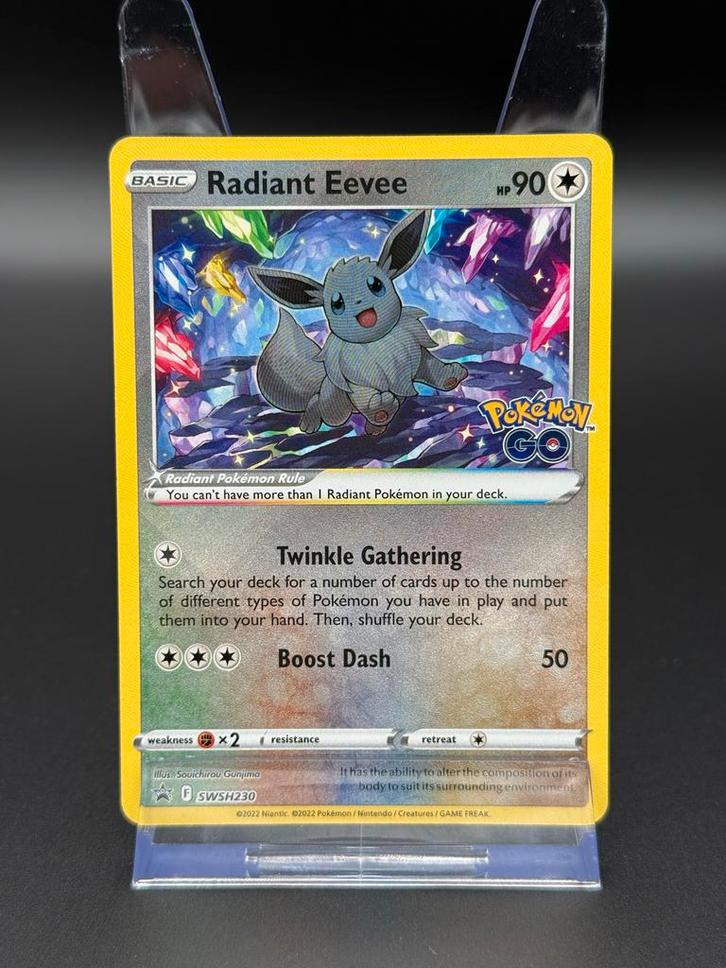 Radiant Eevee - Pokémon Sword Shield Promo - #230 SWSH, Hobby en Vrije tijd, Verzamelkaartspellen | Pokémon, Zo goed als nieuw