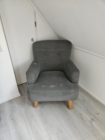 Gratis stoel Fauteuil grijs, moet nieuwe bekleding beschikbaar voor biedingen