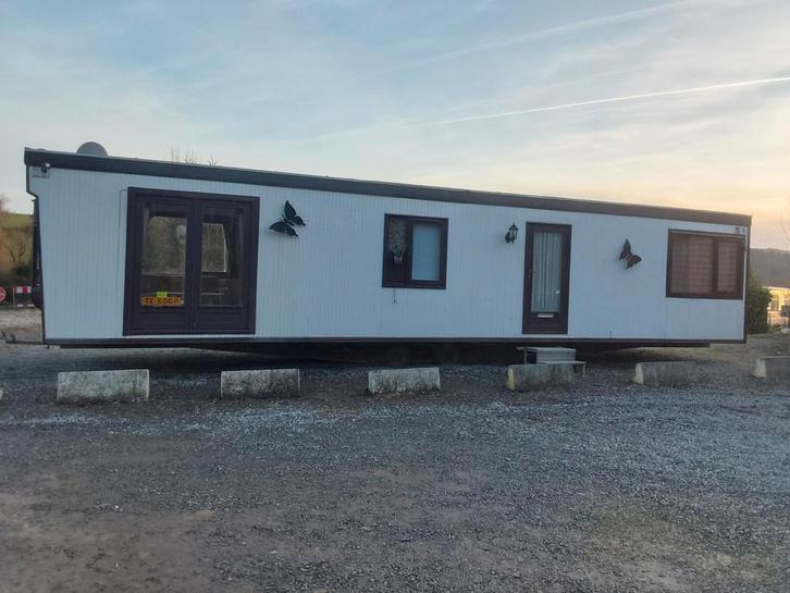 Te koop aangeboden ruim chalet (woonwagen) van  14 x 4 meter, Caravans en Kamperen, Stacaravans, Ophalen