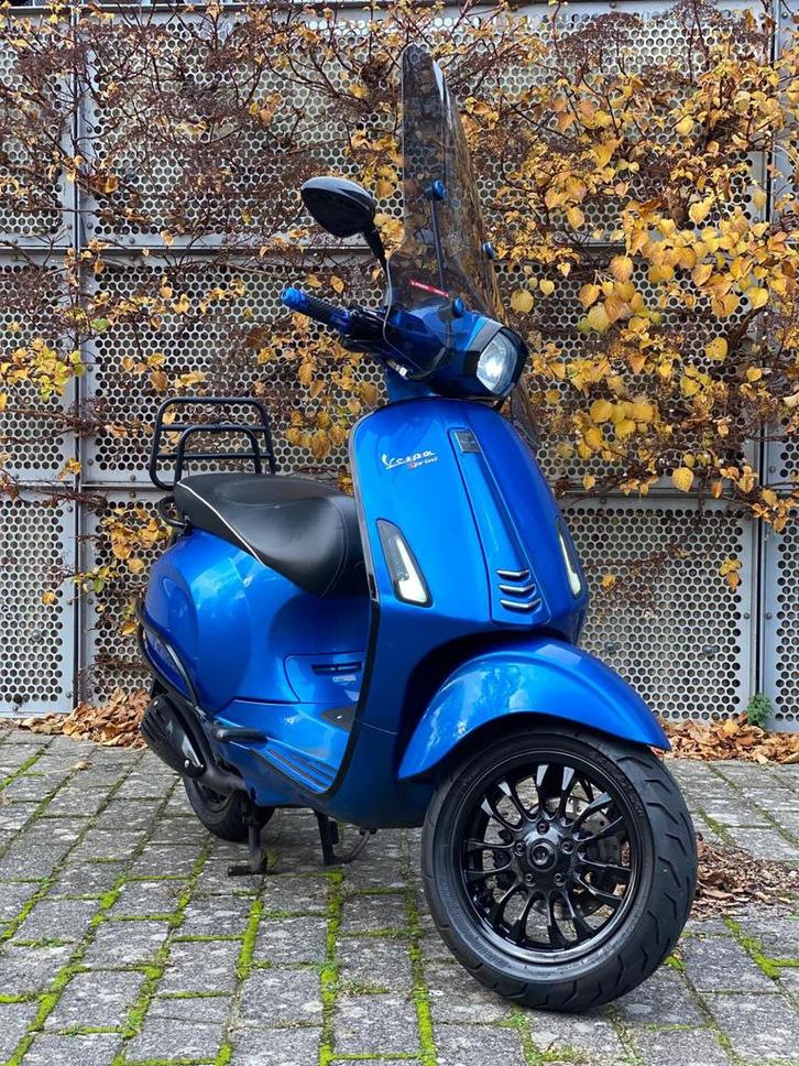 Vespa sprint | full option | 2016 | Metallic blauw |, Fietsen en Brommers, Brommers | Vespa, Zo goed als nieuw, Maximaal 45 km/u