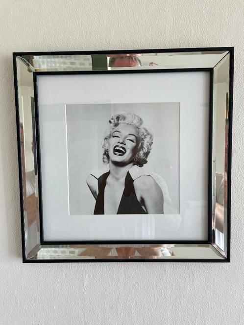 Zwart-wit foto van Marilyn Monroe in spiegellijst, Huis en Inrichting, Woonaccessoires | Schilderijen, Tekeningen en Foto's, Zo goed als nieuw