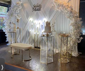 BACKDROPS HENNA BANKJE ZUILEN VERHUUR HUREN DECORATIE beschikbaar voor biedingen
