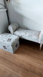 Schattig brocante bankje en opbergbox samen voor 40,00 €, Ophalen, Zo goed als nieuw, Tweepersoons, Minder dan 150 cm