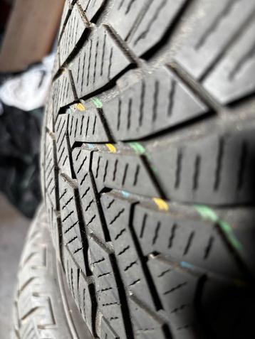 Continental Winterbanden Set 205/55 R16H met Velgen en kar. beschikbaar voor biedingen