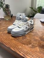 Louis vuitton Skates Grey 45, Overige kleuren, Ophalen of Verzenden, Zo goed als nieuw, Louis Vuitton