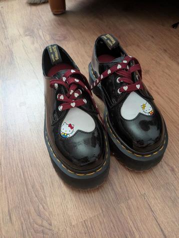 Dr. Martens Hello Kitty Schoenen beschikbaar voor biedingen