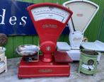 Rood emaille oude weegschaal, Ophalen