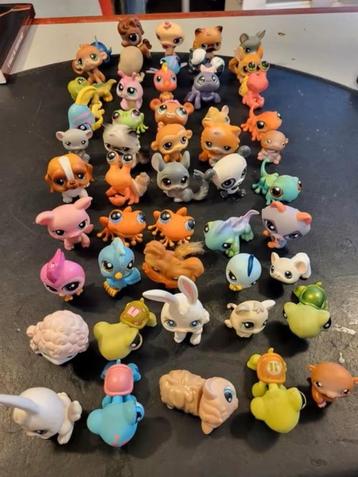 50 Stuks vintage poppetjes van Hasbro Littlest Pet Shop beschikbaar voor biedingen