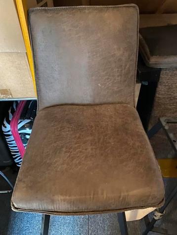 2x barstoel beschikbaar voor biedingen