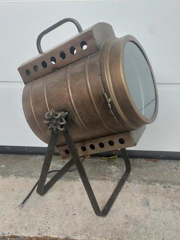 Mooie stoere lamp beschikbaar voor biedingen