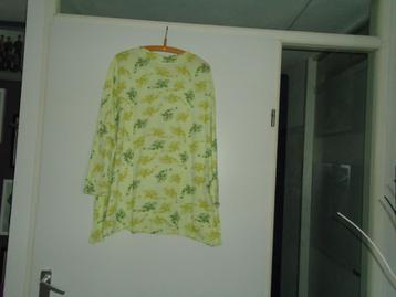 shirt trui mt 52/54 met 3 kleuren groen er in lange mouwen beschikbaar voor biedingen