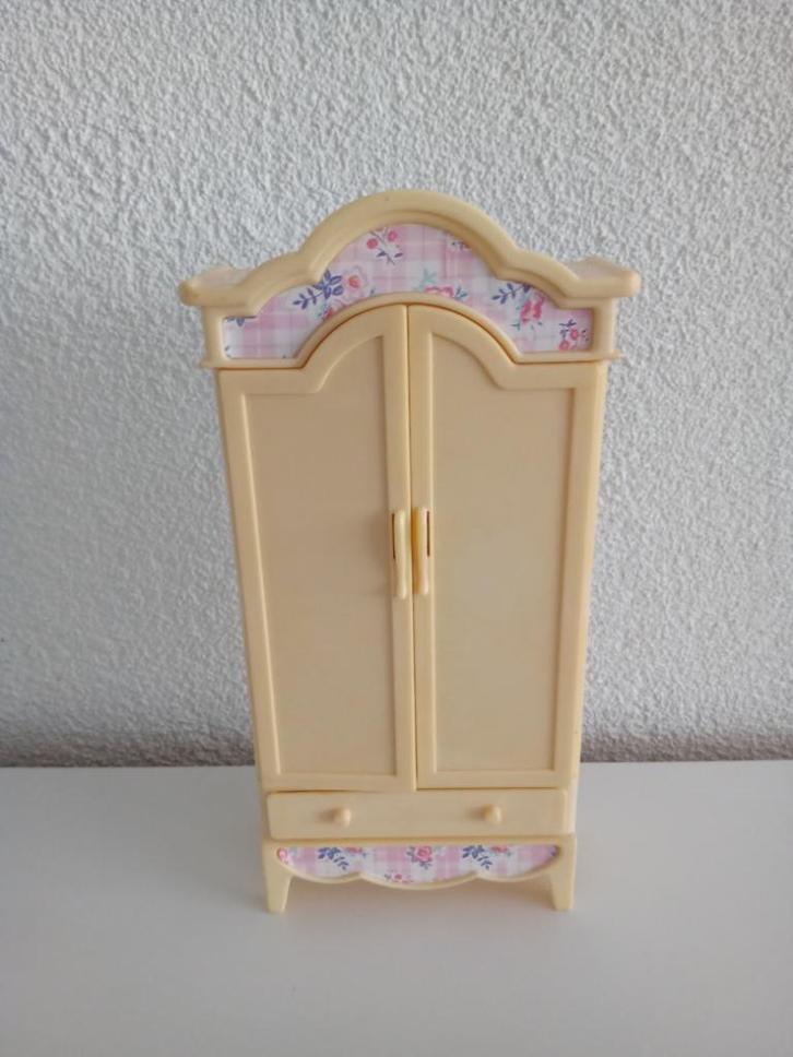 De kast van BARBIE Folding Pretty House Bedroom 1996, Verzamelen, Poppen, Gebruikt, Accessoires, Ophalen of Verzenden