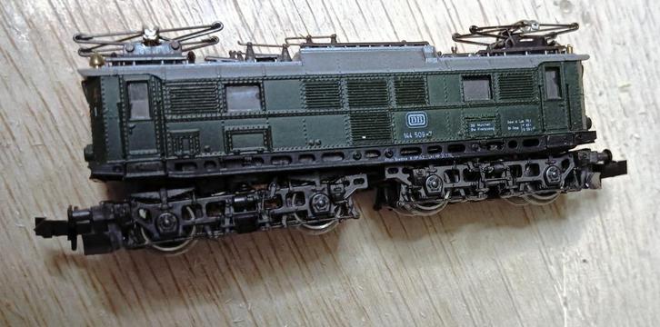 DB144 elok digitaal prachtig lopend, Hobby en Vrije tijd, Modeltreinen | N-Spoor, Zo goed als nieuw, Locomotief, Gelijkstroom