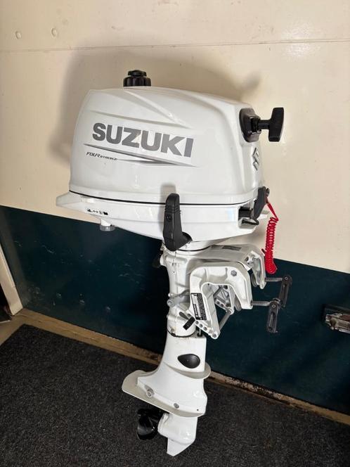 suzuki df6a 6 pk 4takt buitenboordmotor wit, Watersport en Boten, Buiten- en Binnenboordmotoren, Zo goed als nieuw, Benzine, Buitenboordmotor