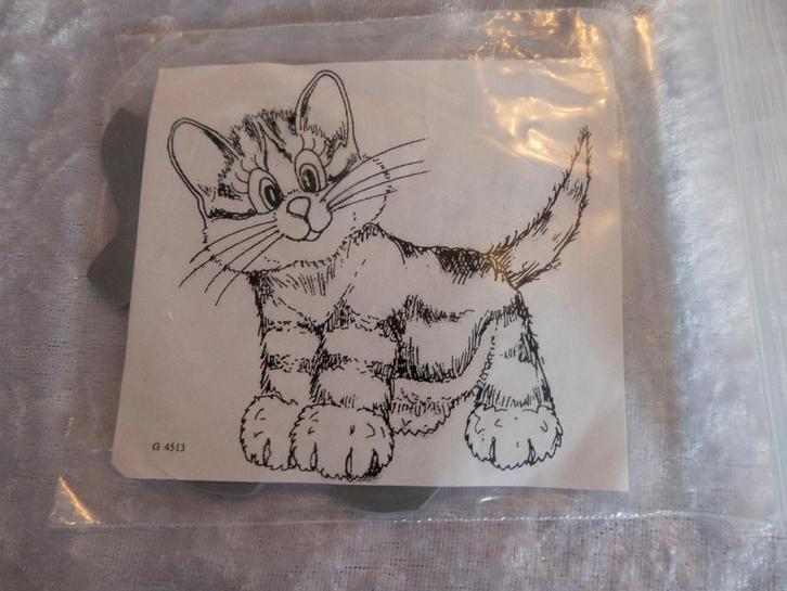 Nieuw stempelrubber Poes, kat, schattig, knuffel, eigenwijs, Hobby en Vrije tijd, Stempelen, Nieuw, EZ-mounted stempel, Ophalen of Verzenden
