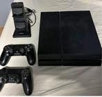 Playstation 4 met 2 controllers en oplaadstation, Original, Met 2 controllers, Gebruikt, 500 GB