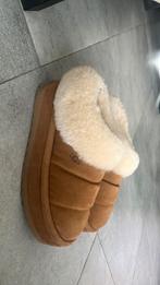 UGG Tazzlita slipper 41, Ophalen of Verzenden, Zo goed als nieuw, Rechthoekig, 125 cm of meer