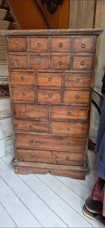 Mooie oude apothekerskast/ladenkast tekoop beschikbaar voor biedingen